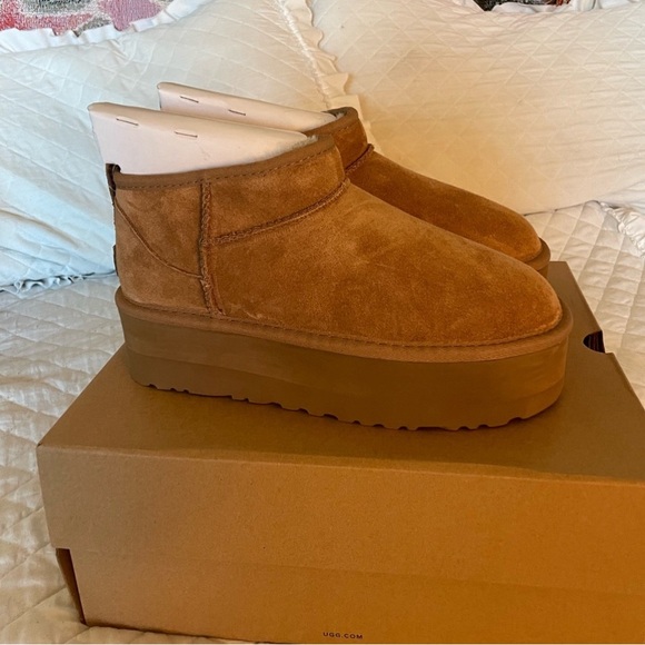 UGG ultra mini platforms - Picture 2 of 3